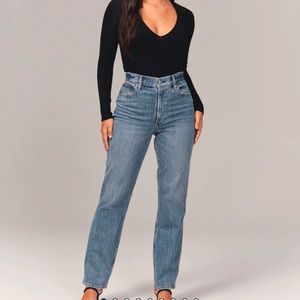 Abercrombie Curve Love 90s Ultra High Rise Straight Jeans